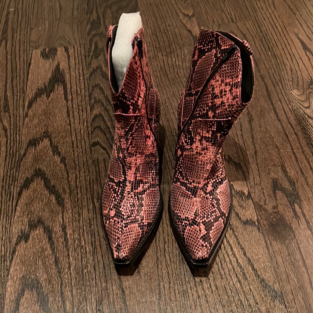 Jeffrey Cambell Boots Size 41 Brand New